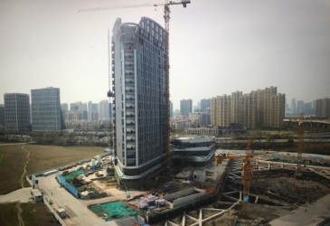 Zheijang Gate Tower nears completion